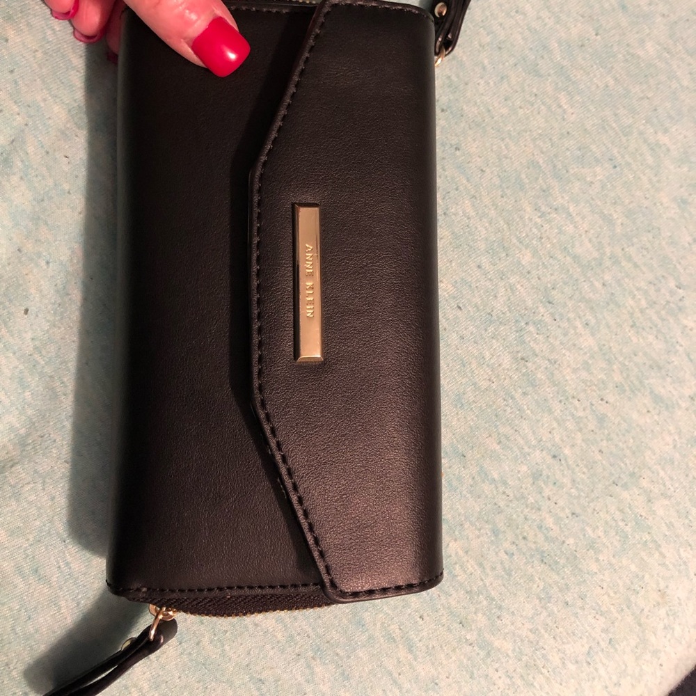 Black wristlet